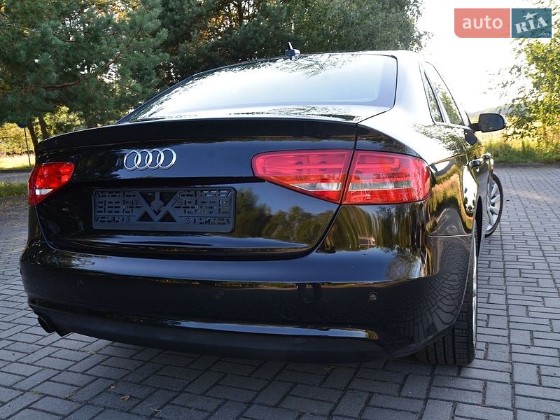 Седан Audi A4 2014 в Дрогобыче