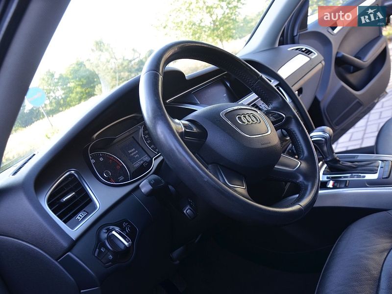 Седан Audi A4 2014 в Дрогобыче