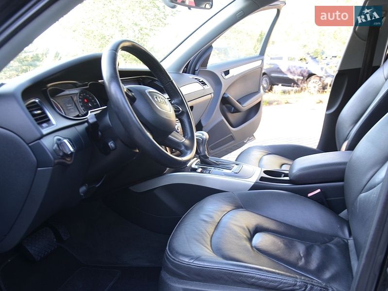 Седан Audi A4 2014 в Дрогобыче