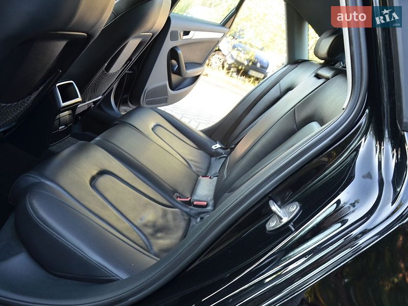 Седан Audi A4 2014 в Дрогобыче