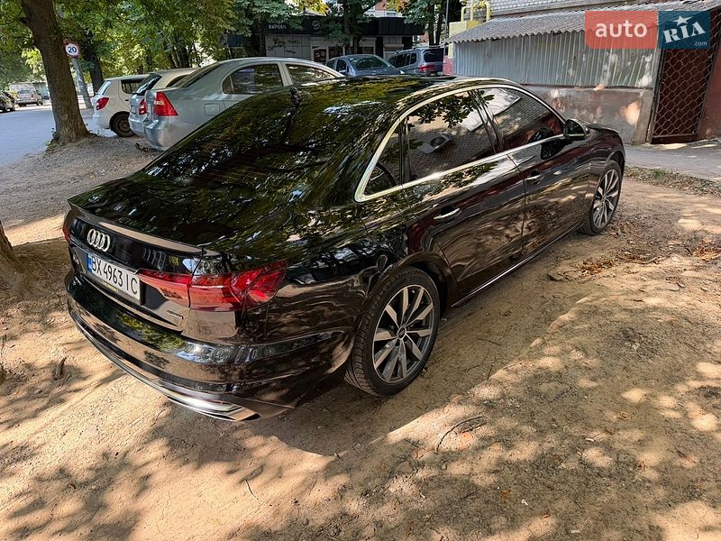 Седан Audi A4 2023 в Хмельницькому