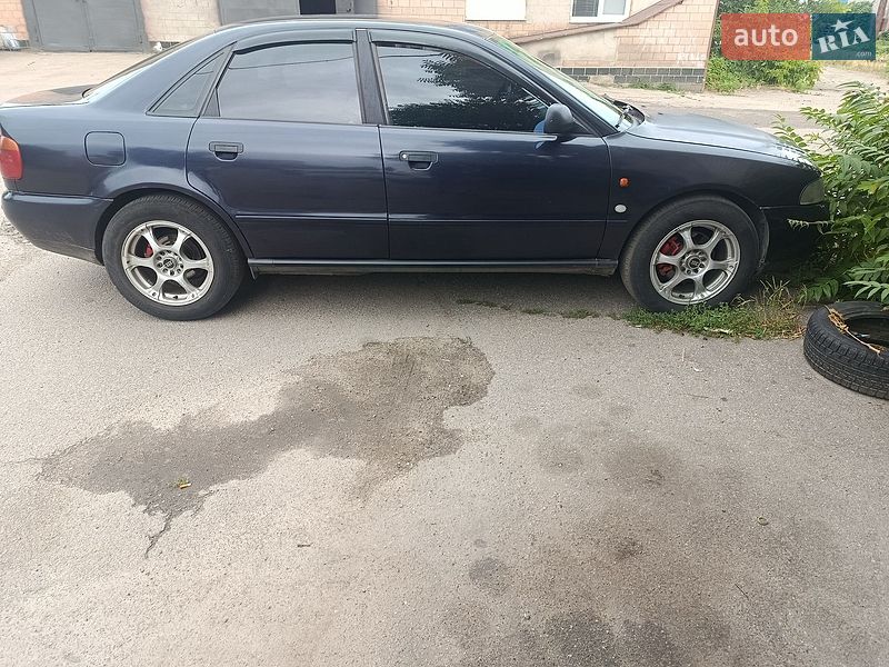 Седан Audi A4 1996 в Черкасах