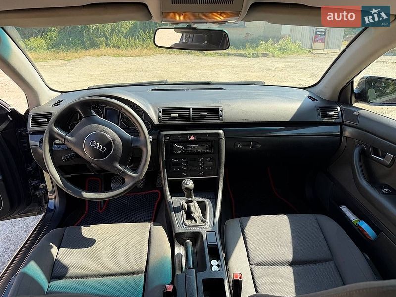 Седан Audi A4 2001 в Монастириській