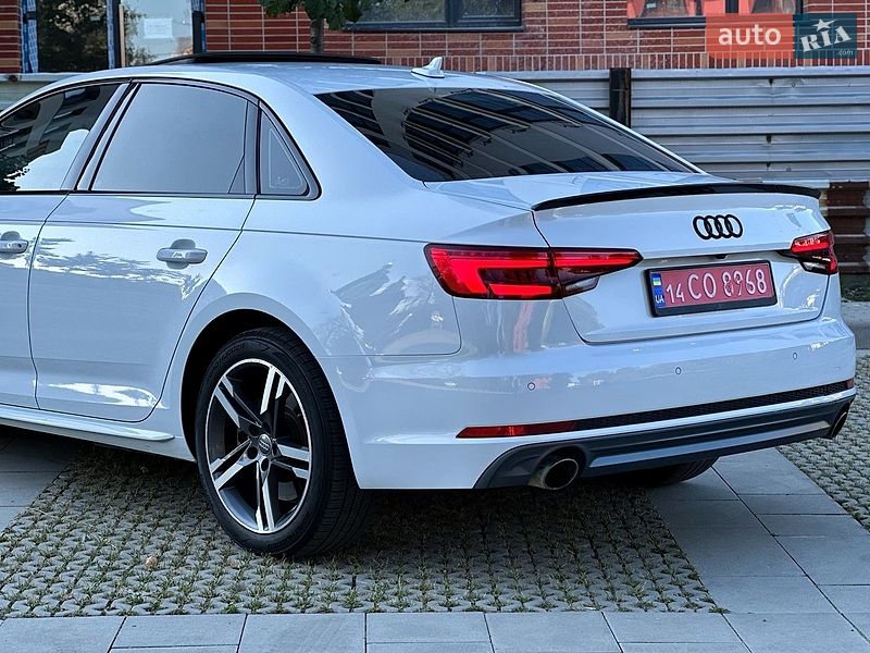 Седан Audi A4 2016 в Самборі