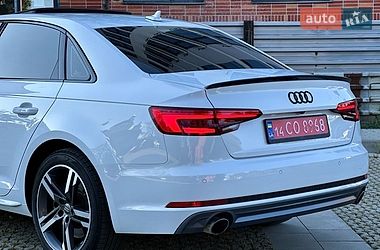 Седан Audi A4 2016 в Самборі