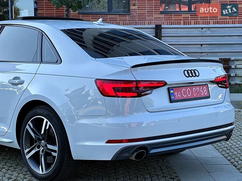 Седан Audi A4 2016 в Самборі