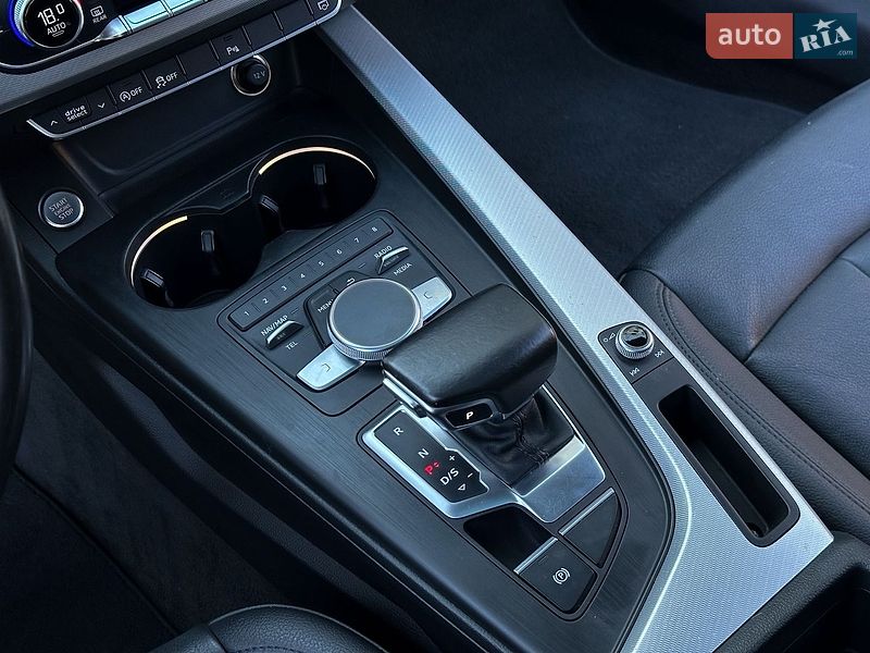Седан Audi A4 2016 в Самборі