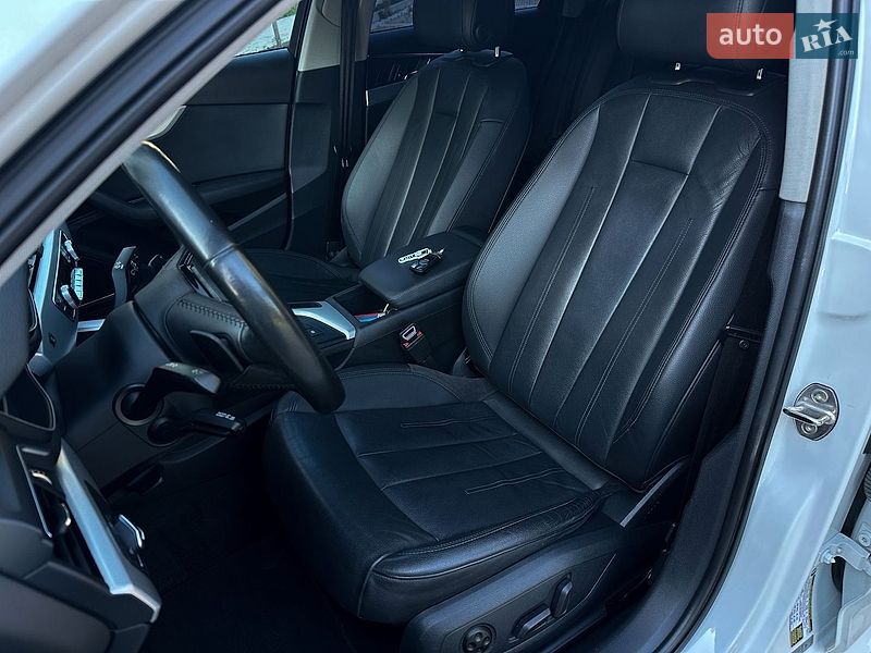 Седан Audi A4 2016 в Самборі