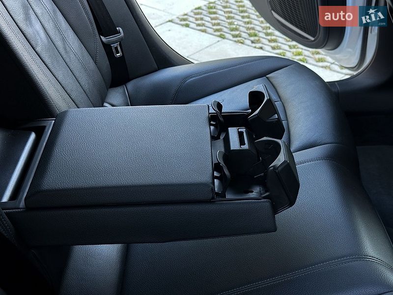 Седан Audi A4 2016 в Самборі