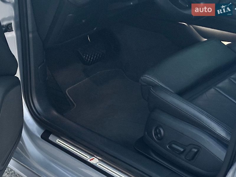 Седан Audi A4 2018 в Киеве