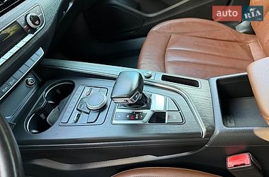 Седан Audi A4 2017 в Умані