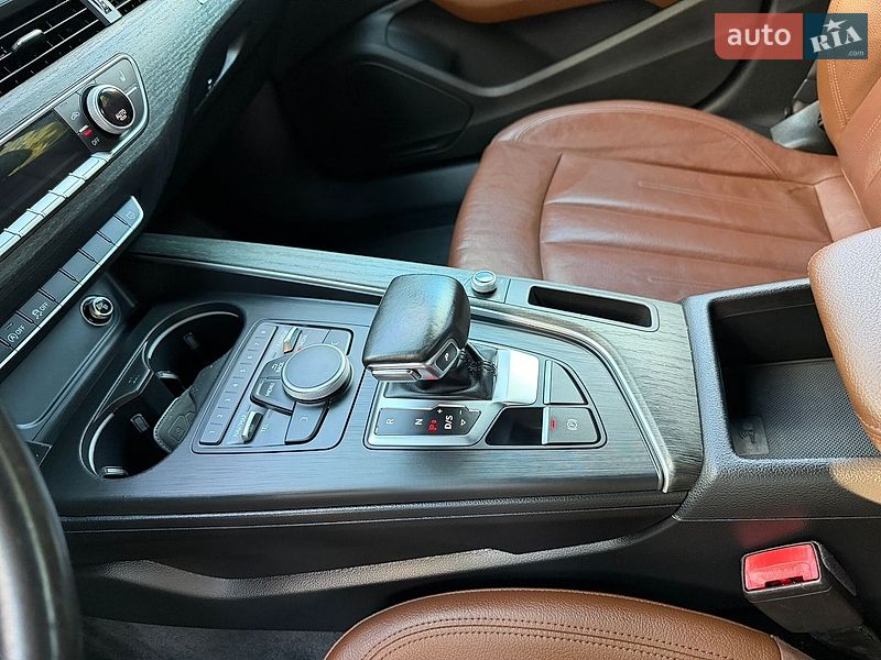 Седан Audi A4 2017 в Умані