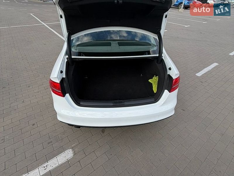 Седан Audi A4 2015 в Борисполі
