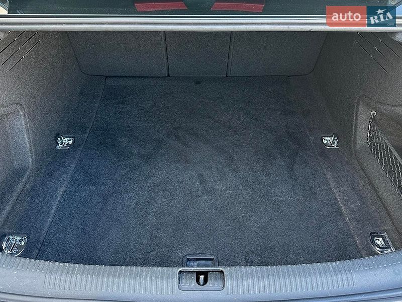 Седан Audi A4 2021 в Киеве