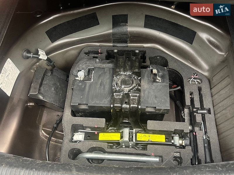 Седан Audi A4 2013 в Львові