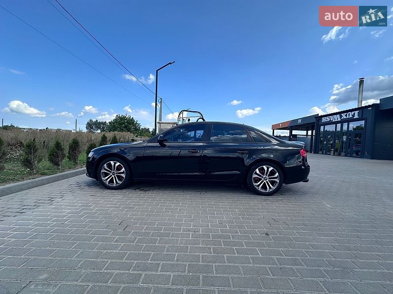 Седан Audi A4 2010 в Золочеве