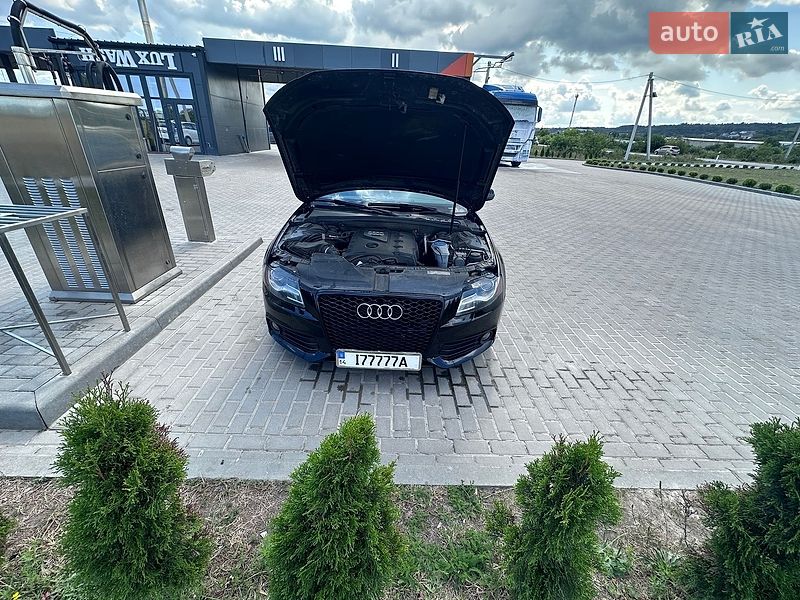 Седан Audi A4 2010 в Золочеве