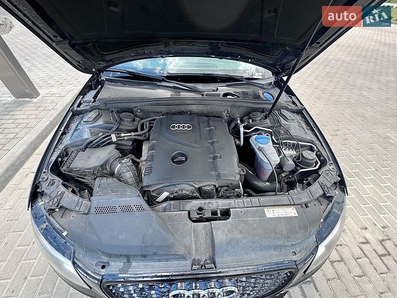 Седан Audi A4 2010 в Золочеве