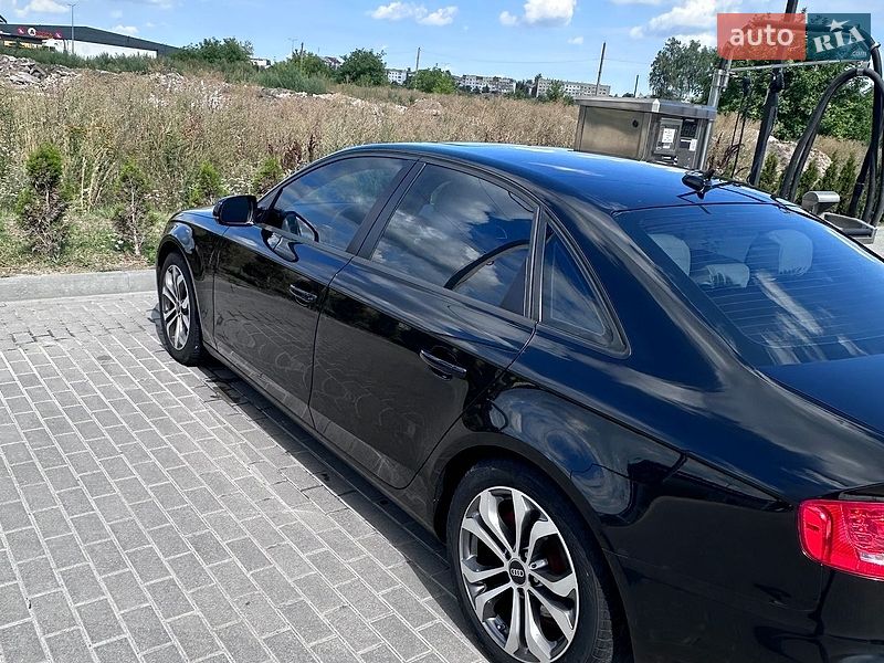 Седан Audi A4 2010 в Золочеве