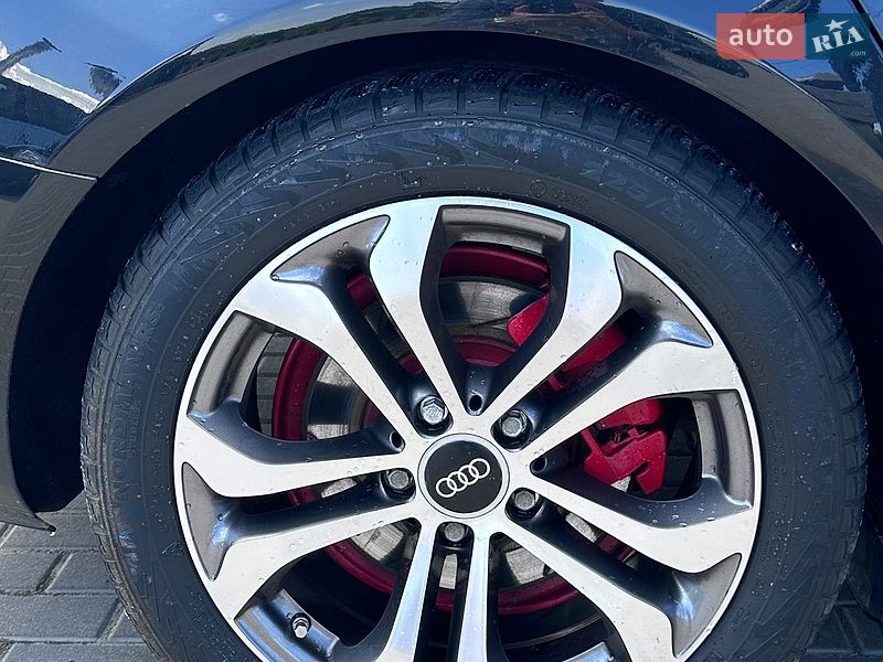 Седан Audi A4 2010 в Золочеве