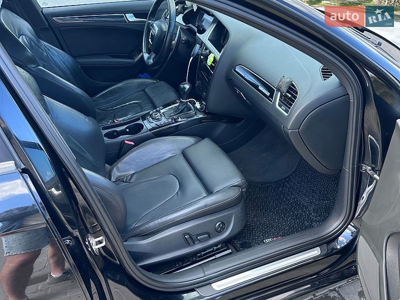 Седан Audi A4 2010 в Золочеве