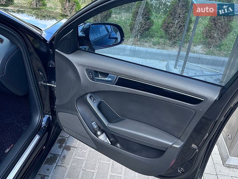 Седан Audi A4 2010 в Золочеве