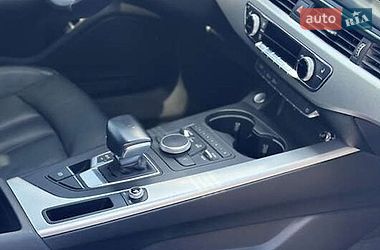 Седан Audi A4 2018 в Киеве