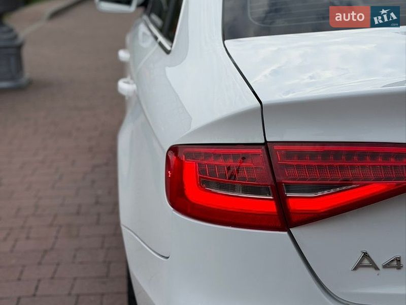 Седан Audi A4 2013 в Львове