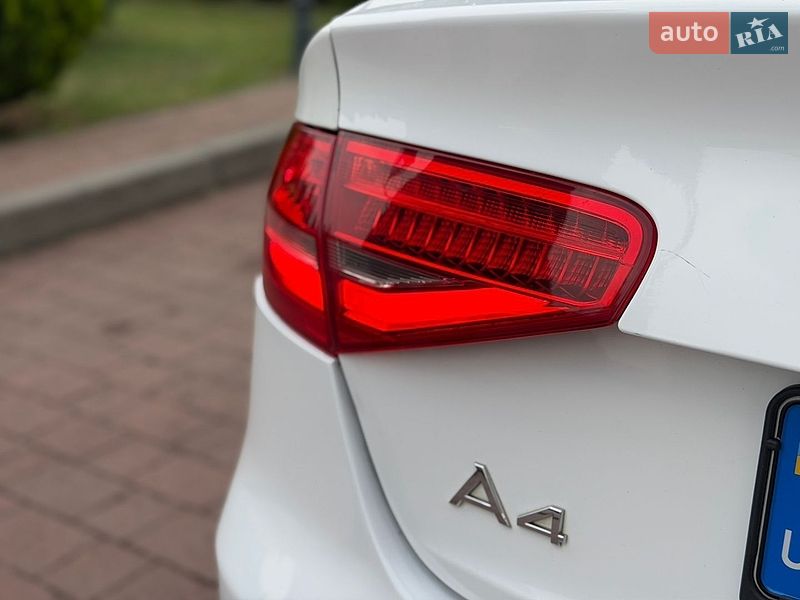 Седан Audi A4 2013 в Львове