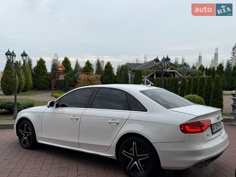 Седан Audi A4 2013 в Львове