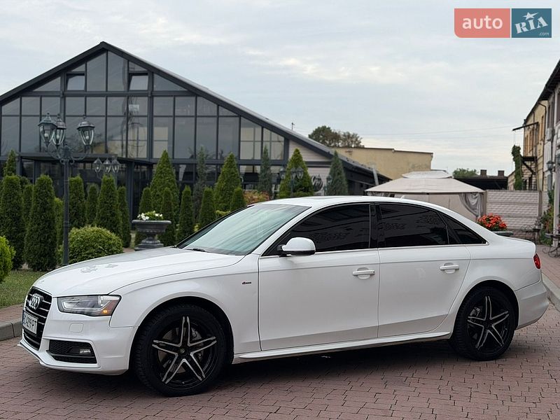 Седан Audi A4 2013 в Львове