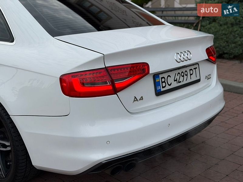 Седан Audi A4 2013 в Львове