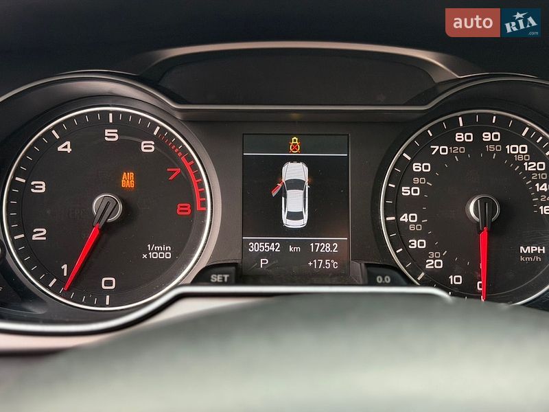 Седан Audi A4 2013 в Львове