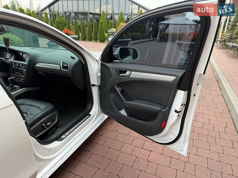 Седан Audi A4 2013 в Львове