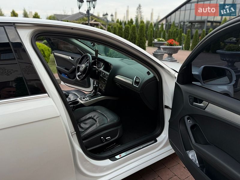 Седан Audi A4 2013 в Львове