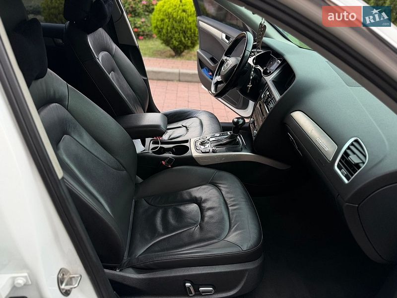 Седан Audi A4 2013 в Львове