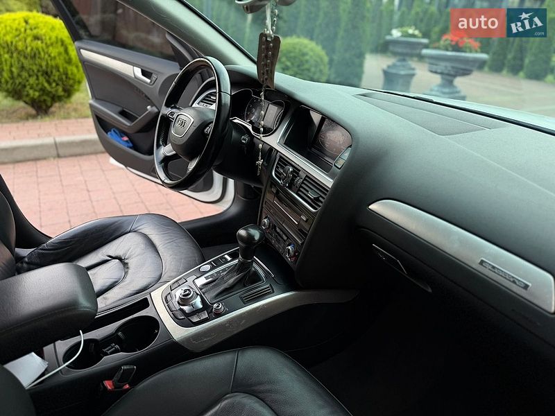 Седан Audi A4 2013 в Львове