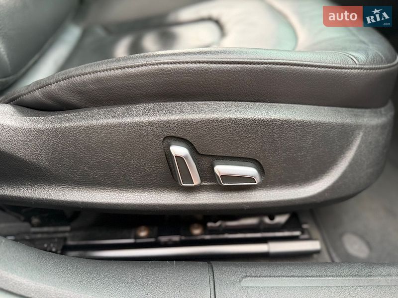 Седан Audi A4 2013 в Львове