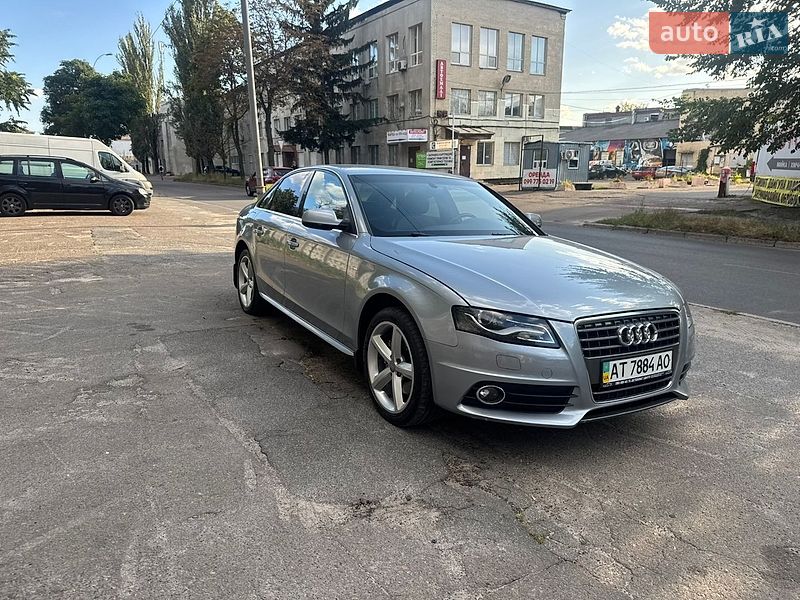 Седан Audi A4 2011 в Києві