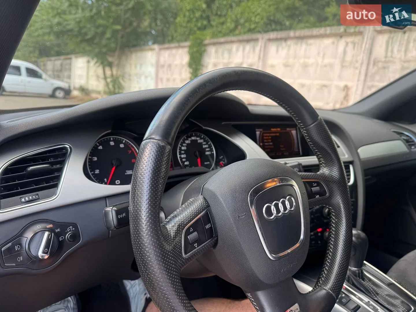 2011 Audi A4 - мініатюра 32