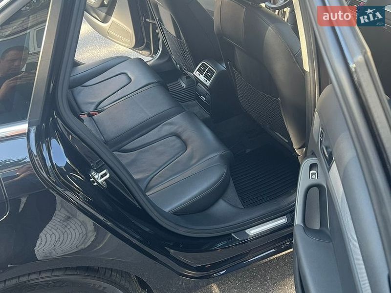 Седан Audi A4 2012 в Вінниці