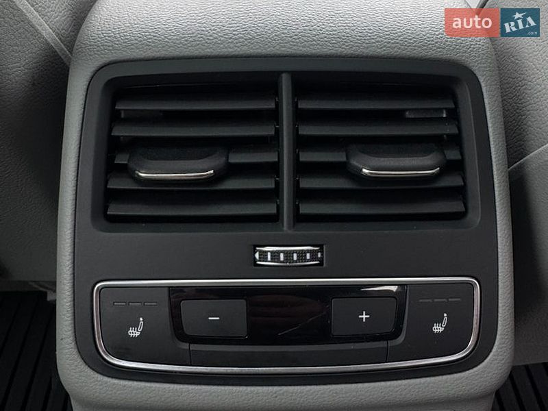 Седан Audi A4 2018 в Бурштині