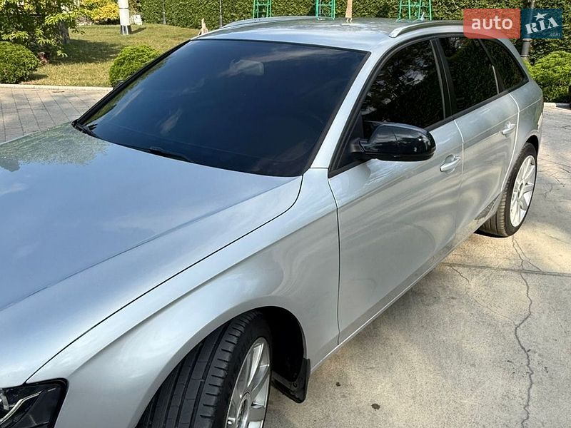 Універсал Audi A4 2010 в Жовкві