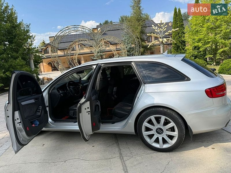 Універсал Audi A4 2010 в Жовкві