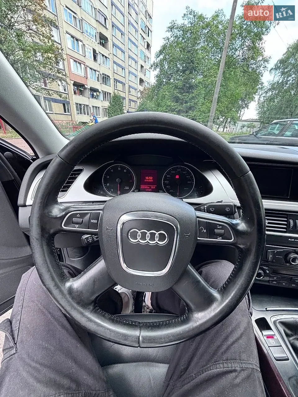 2010 Audi A4 - мініатюра 12