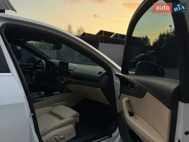 Седан Audi A4 2021 в Виннице