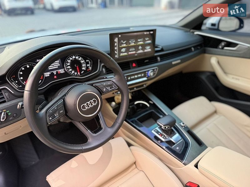 Седан Audi A4 2021 в Виннице