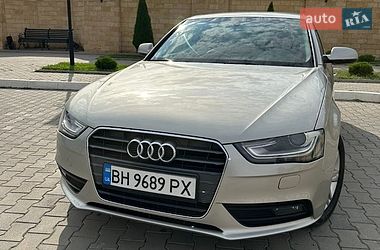 Седан Audi A4 2012 в Ізмаїлі
