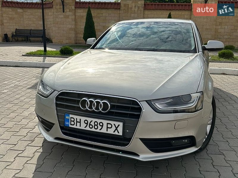 Седан Audi A4 2012 в Ізмаїлі