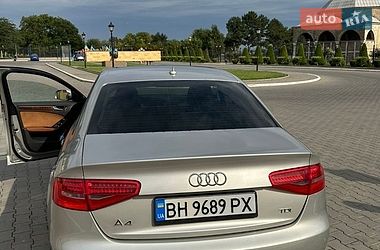 Седан Audi A4 2012 в Измаиле